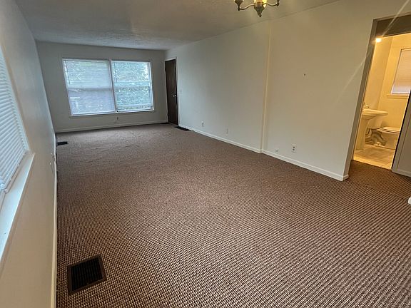 5th image of 1571 Winchester Ave