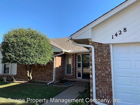 2nd image of 1428 Viola Dr