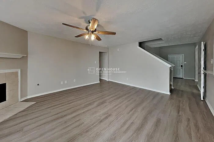 4 bed, 2.5 bath, 2165 sqft, $2,350 — Photo 3