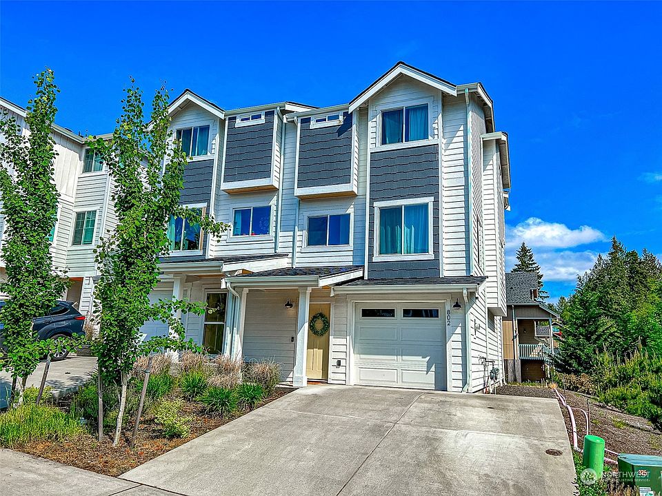 1st image of 802 NW Highgarden Dr