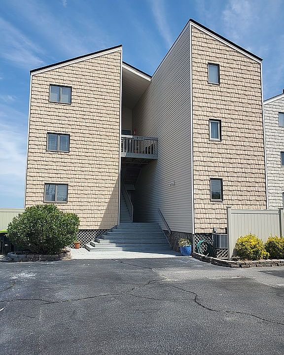 Exterior - Front