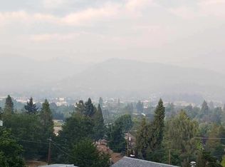 911 NW Hewitt Ln, Grants Pass, OR