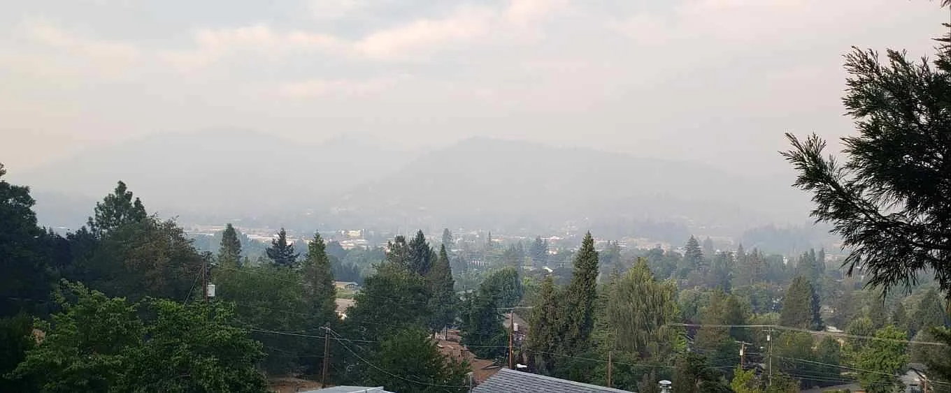 911 NW Hewitt Ln photo 1