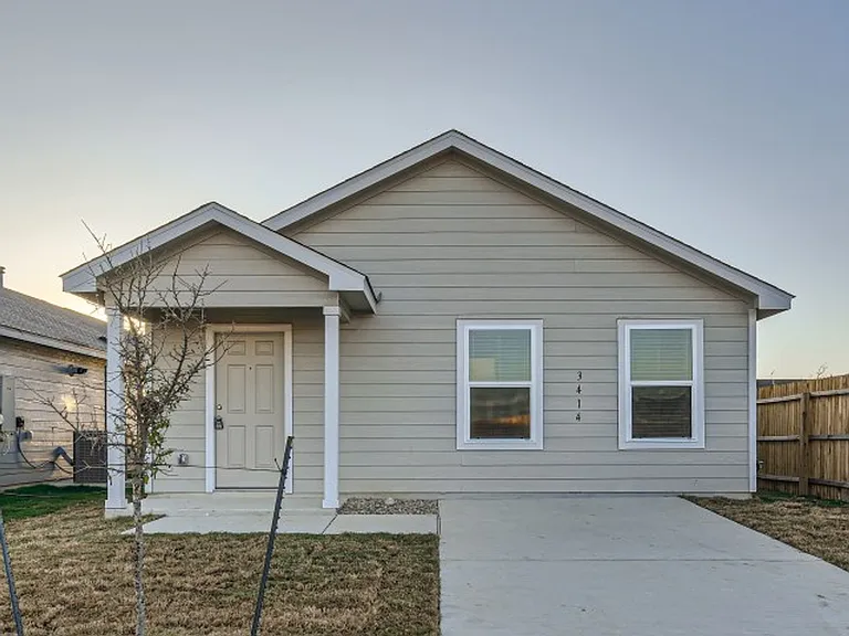 3414 Jacobs Wl — Photo 1