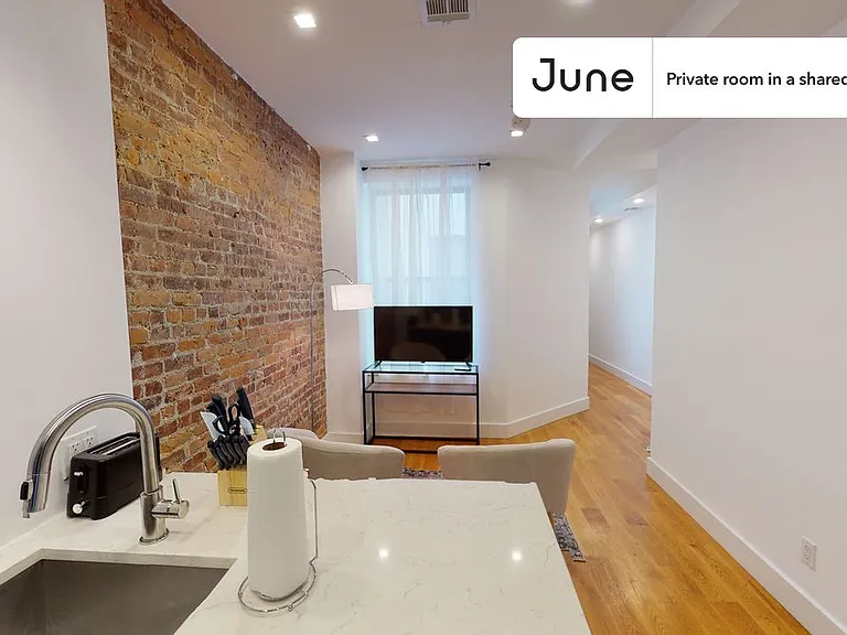 679 Halsey St #B — Photo 12