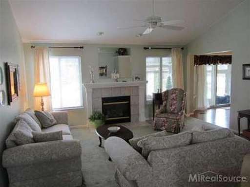 4th image of 36494 Saint Clair Dr