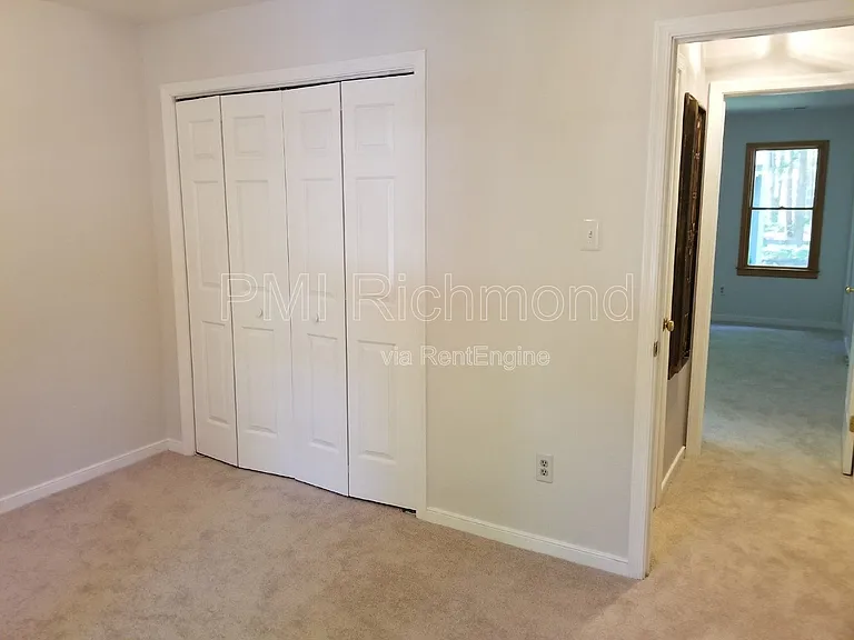 2504 Carriage Creek Ct — Photo 8