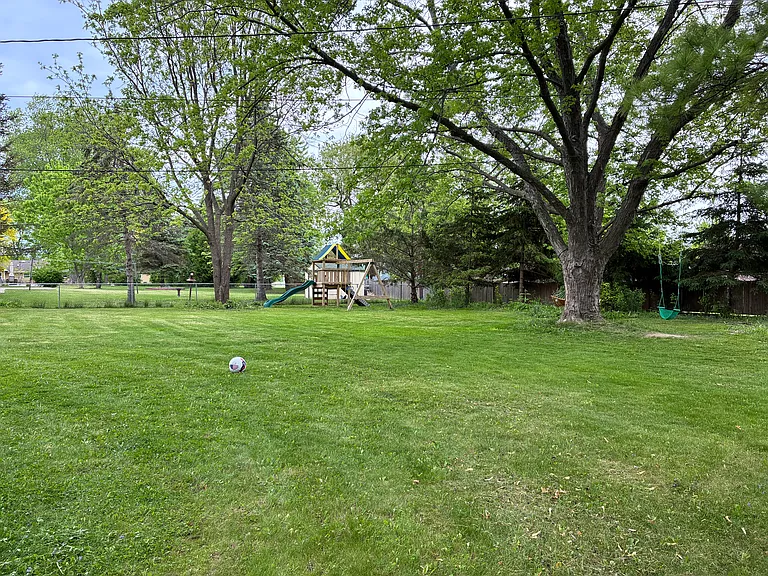 W150N7132 Country Ln — Photo 2