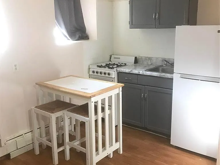 401 New York Ave #18 — Photo 1