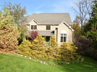 2213 Oakes Rd, Broadview Heights, OH 44147