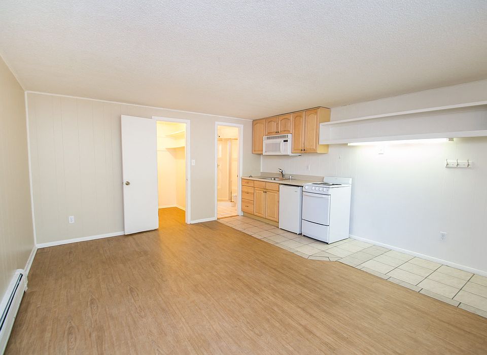 774 19th Street Unit 4 Living Room/Bedroom