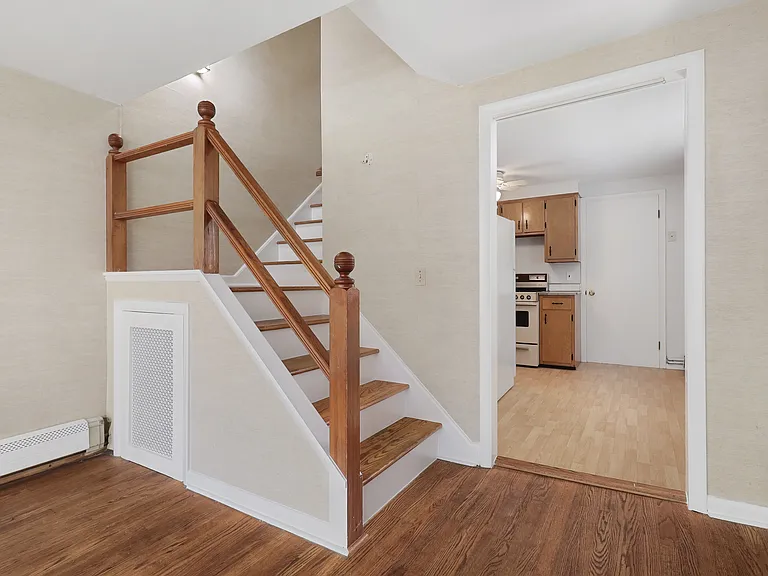182 Weaver St — Photo 22