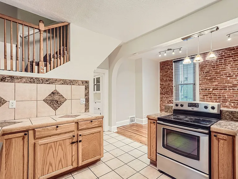 1381 Knox Ct — Photo 5