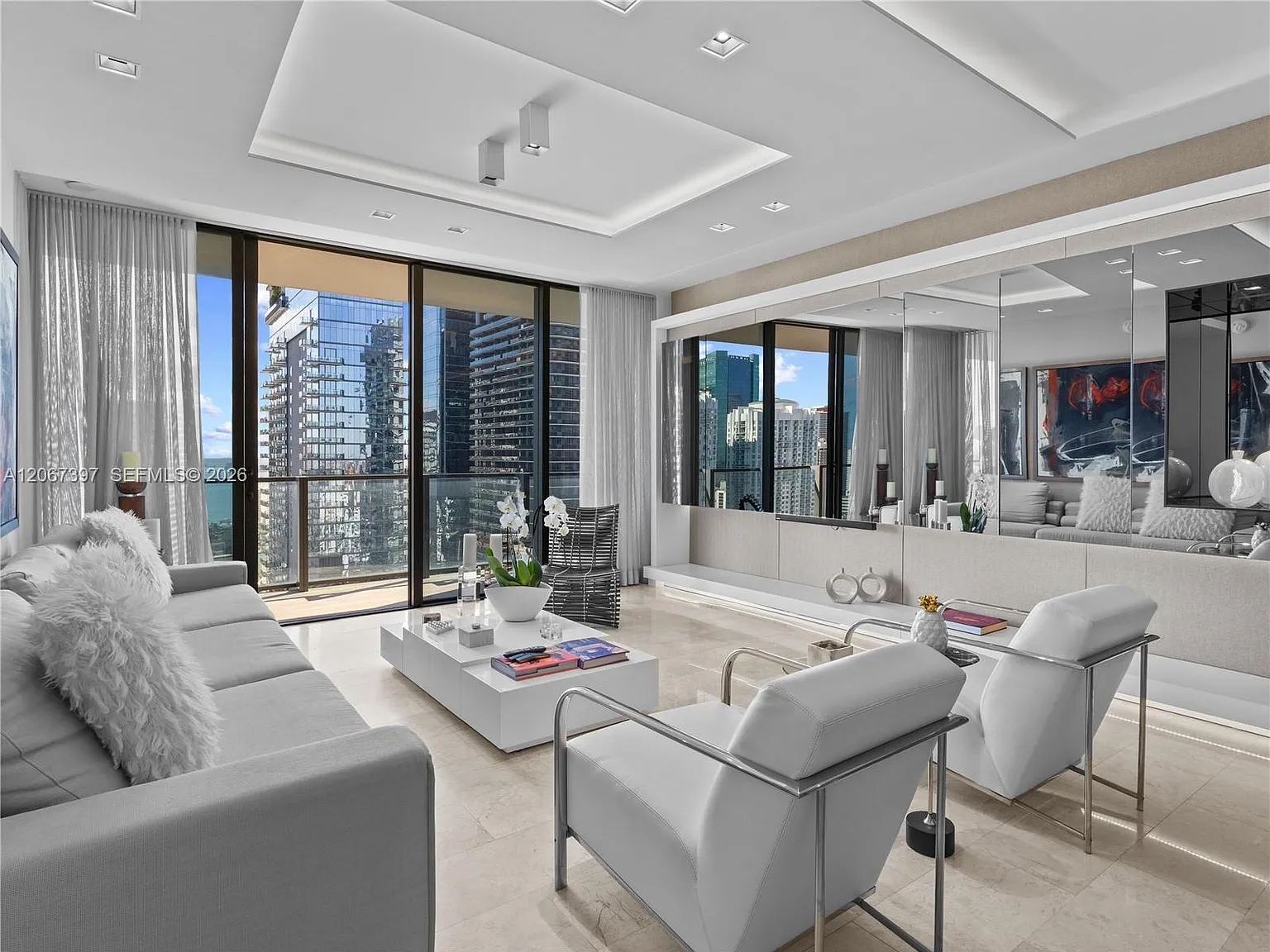 Rise Condo — Photo 3