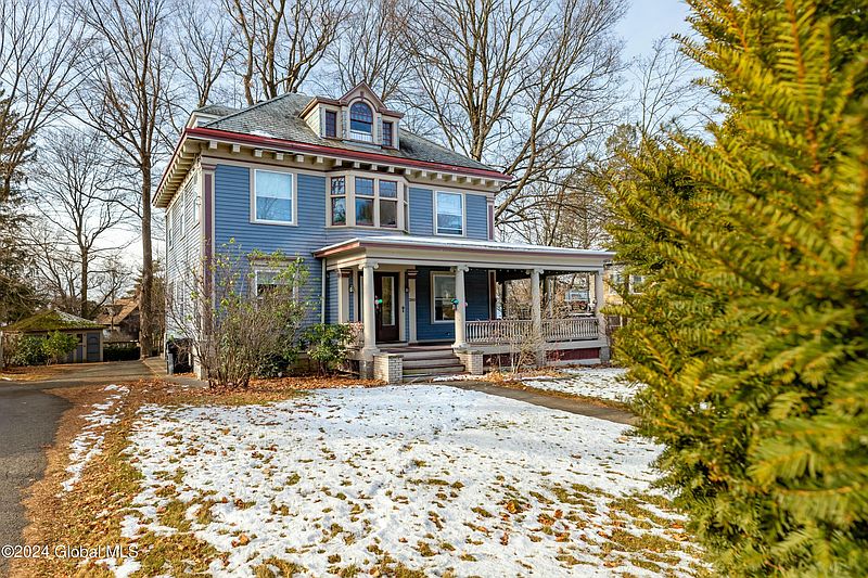 2nd image of 290 Pawling Avenue