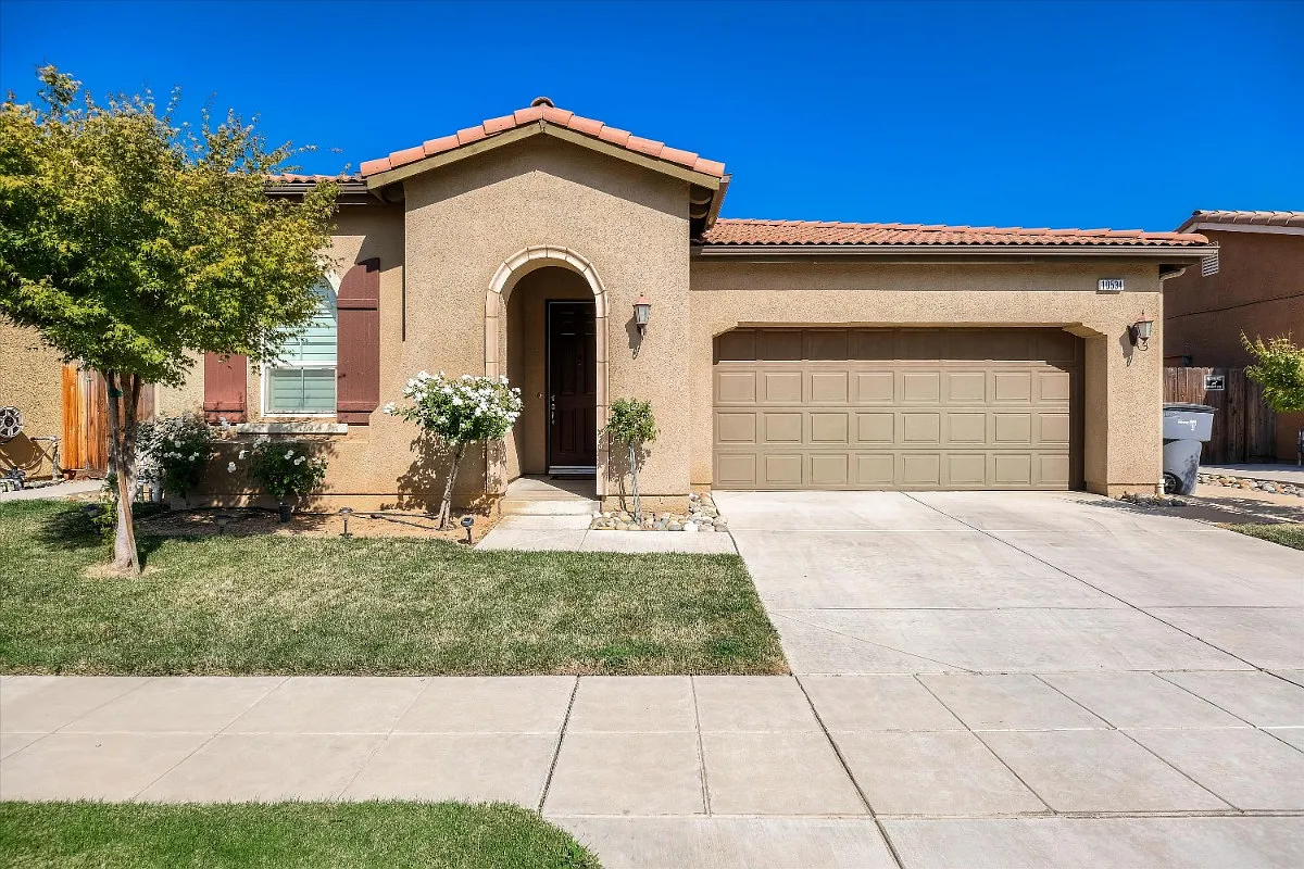 10534 N Whitney Ave photo 1