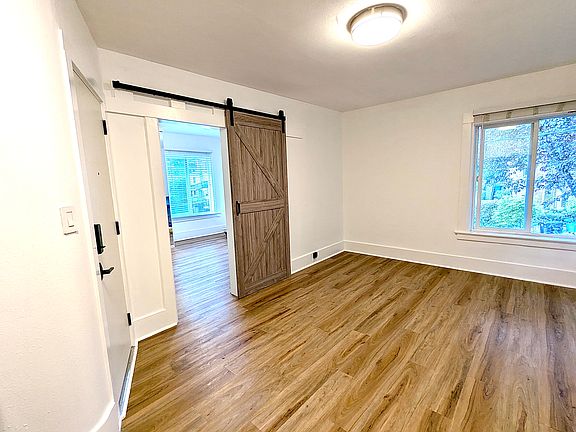 2nd image of 909 Belmont Ave E #1