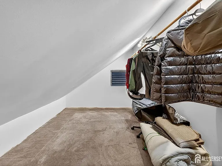 58 Brotherhood St — Photo 24