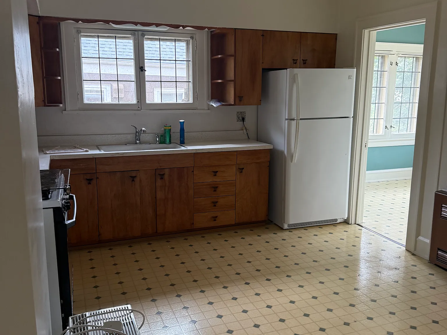 2 bed, 1200 sqft, $1,600 — Photo 2
