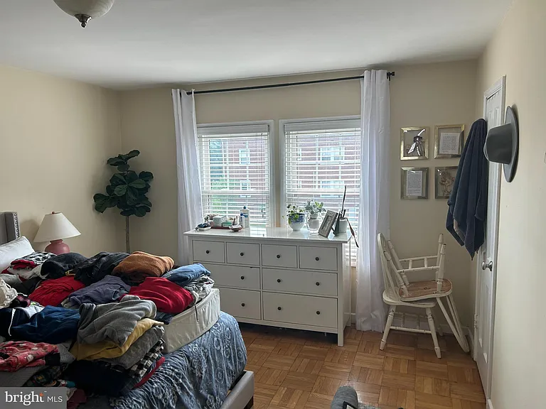 726 N Oakland St — Photo 9