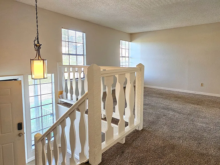 10904 McKinley Dr — Photo 3