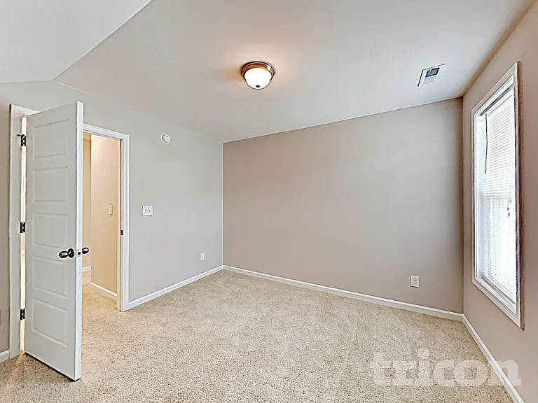 32 Balboa Pkwy — Photo 13