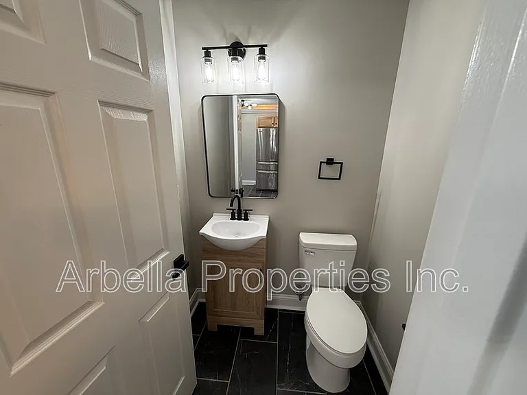 1735 Blakewood Ct — Photo 11