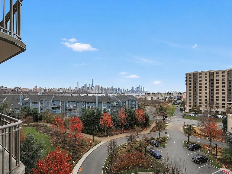 8100 River Rd #601 — Photo 4