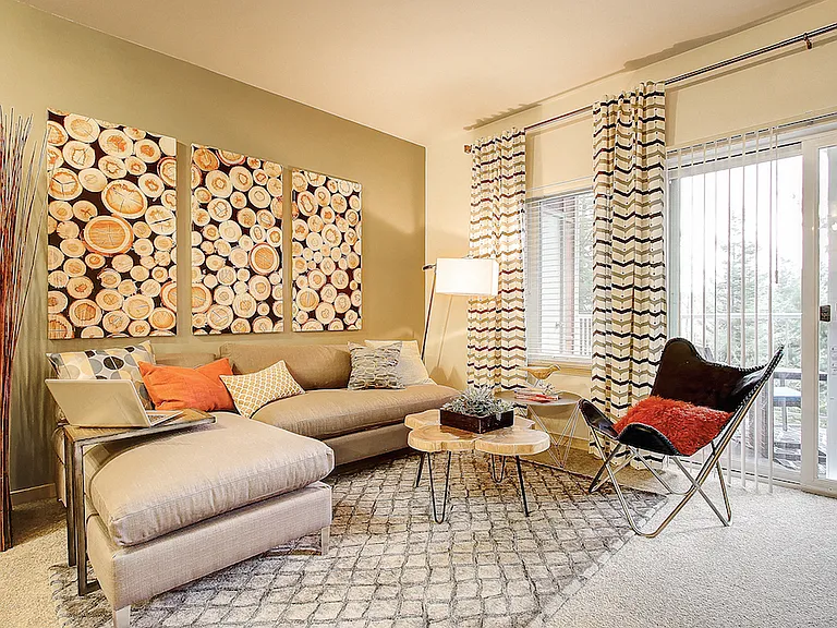 Newberry Square Apartments — Photo 5