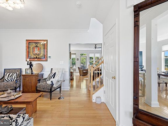 4th image of 109 Cheshire Ct