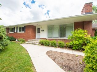 8 E Hampton Rd, Saint Catharines, ON L2T3Z3