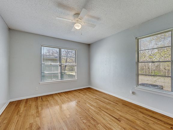 4th image of 7 Pershing Dr APT A