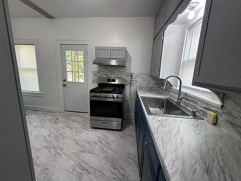 904 S Cherry St — Photo 7