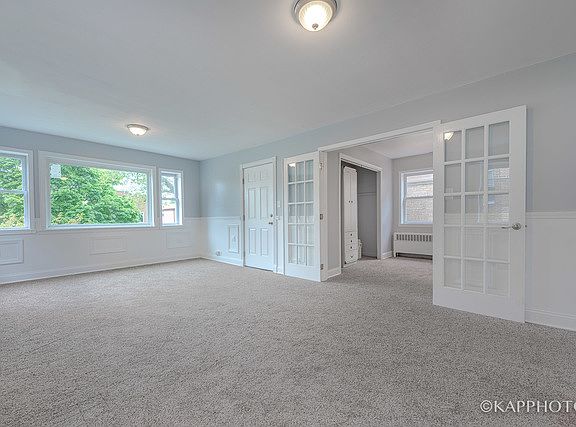4th image of 5311 W Sunnyside Ave