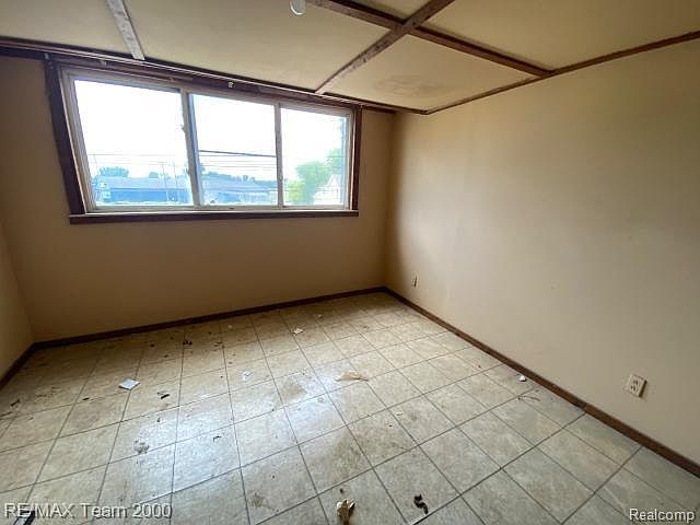 58250 Main St, photo 18