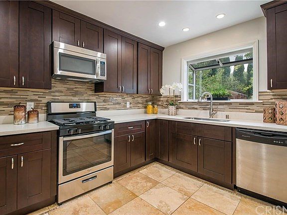 3rd image of 10225 Gaviota Ave