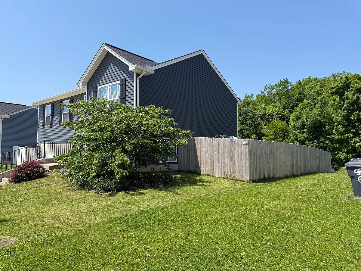 Building Photo - 610 Summer Pointe Dr