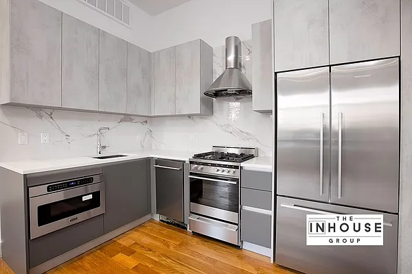 Sold by The In House Group | media 3