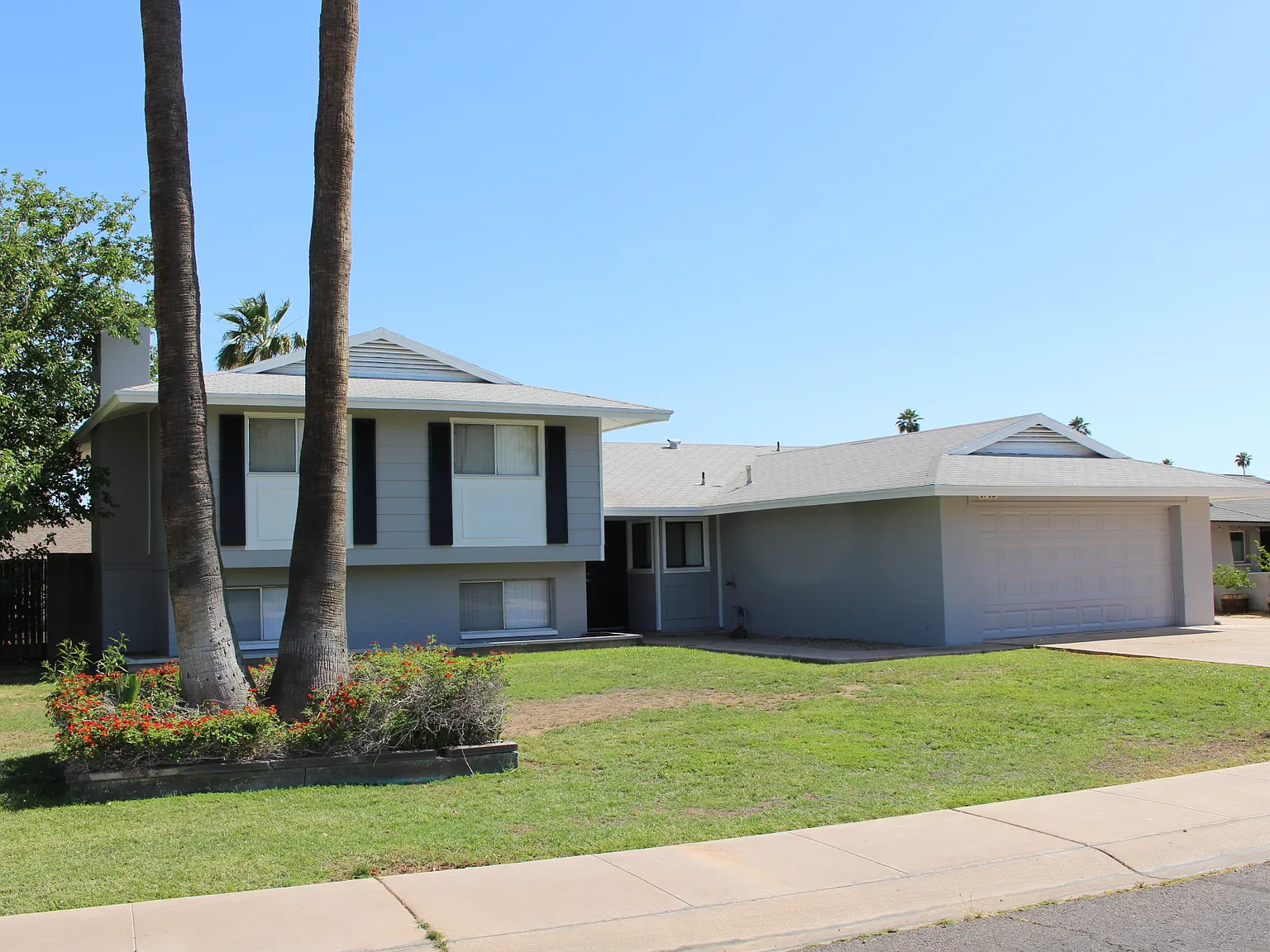 5 bed, 3.5 bath, 2744 sqft, $3,495 — Photo 2