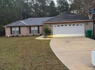 1605 Fairway Dr, Gautier, MS 39553