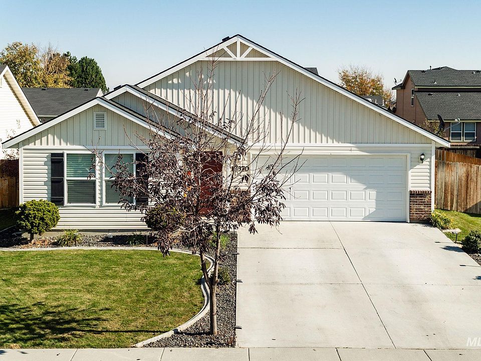 1st image of 19370 Hodson Creek Ave
