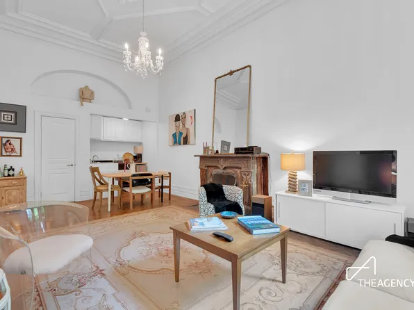 1388 Lexington Avenue image 4 of 15