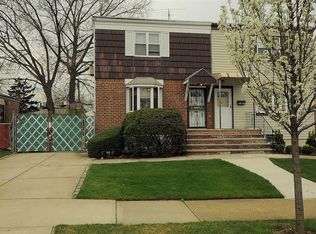 5744 229th St, Oakland Gardens, NY 11364