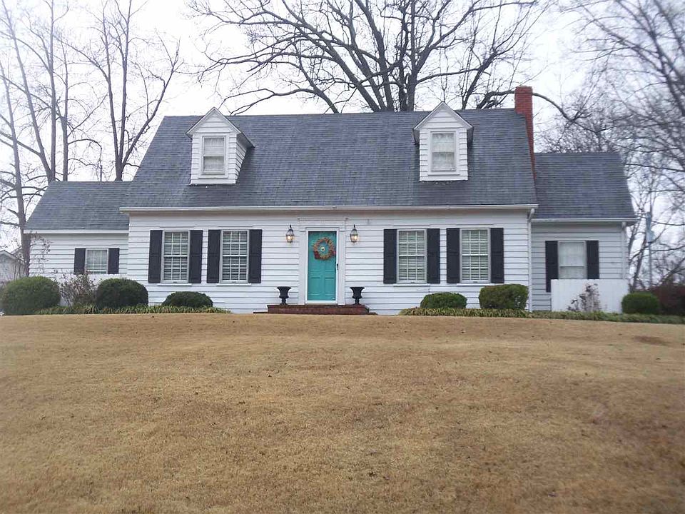 1st image of 1921 Glen Oaks Ln