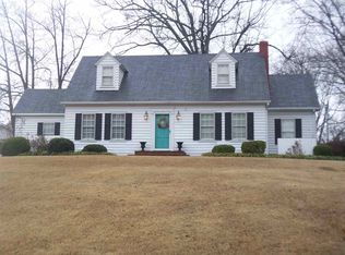 1921 Glen Oaks Ln, Dyersburg, TN 38024