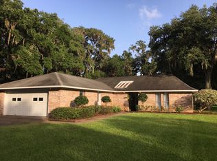 209 N Amherst Dr, West Columbia, TX 77486