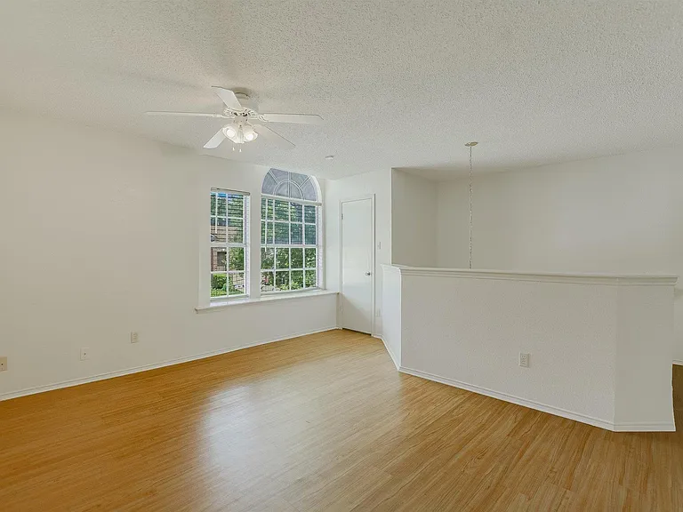 13917 Maricella Ln — Photo 10