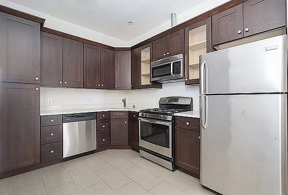 1st image of 2267 1st Ave APT 4N