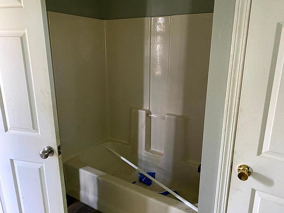2nd image of 608 Holston Ave APT 2
