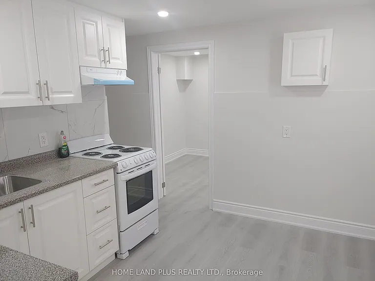 40 Penetang St #4 — Photo 7